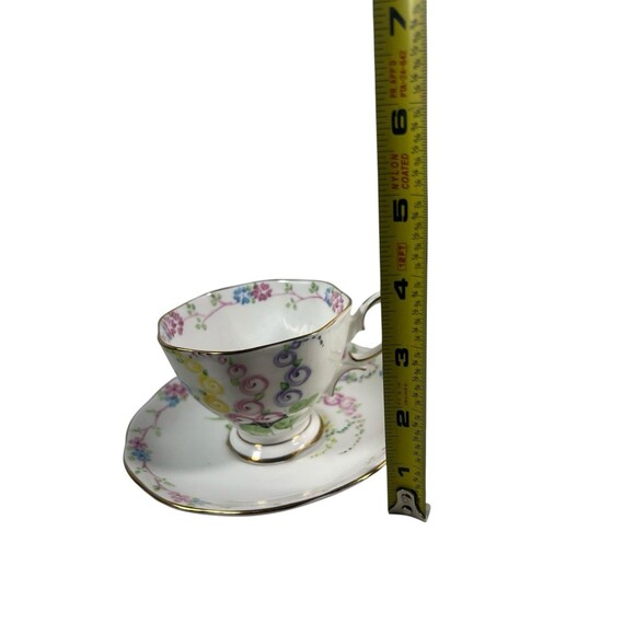 Vtg Royal Albert HOLLYHOCKS #2475 Teacup Saucer Countess Gold Rim - Picture 4 of 15